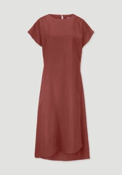 hessnatur Kleid mit Wickeloptik Midi aus reinem Leinen von terrakotta