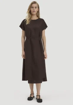 hessnatur Kleid mit Wickeloptik Midi aus reinem Leinen von kakao braun New