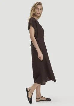 hessnatur Kleid mit Wickeloptik Midi aus reinem Leinen von kakao braun New