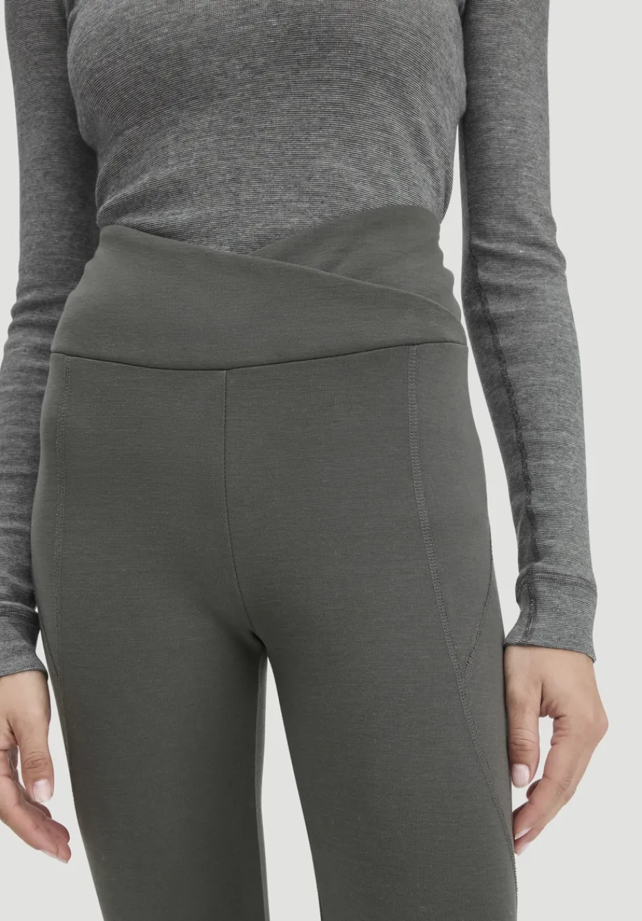 hessnatur Leggings High Waist ACTIVE COMFORT aus Bio-Baumwolle von tannengrün New