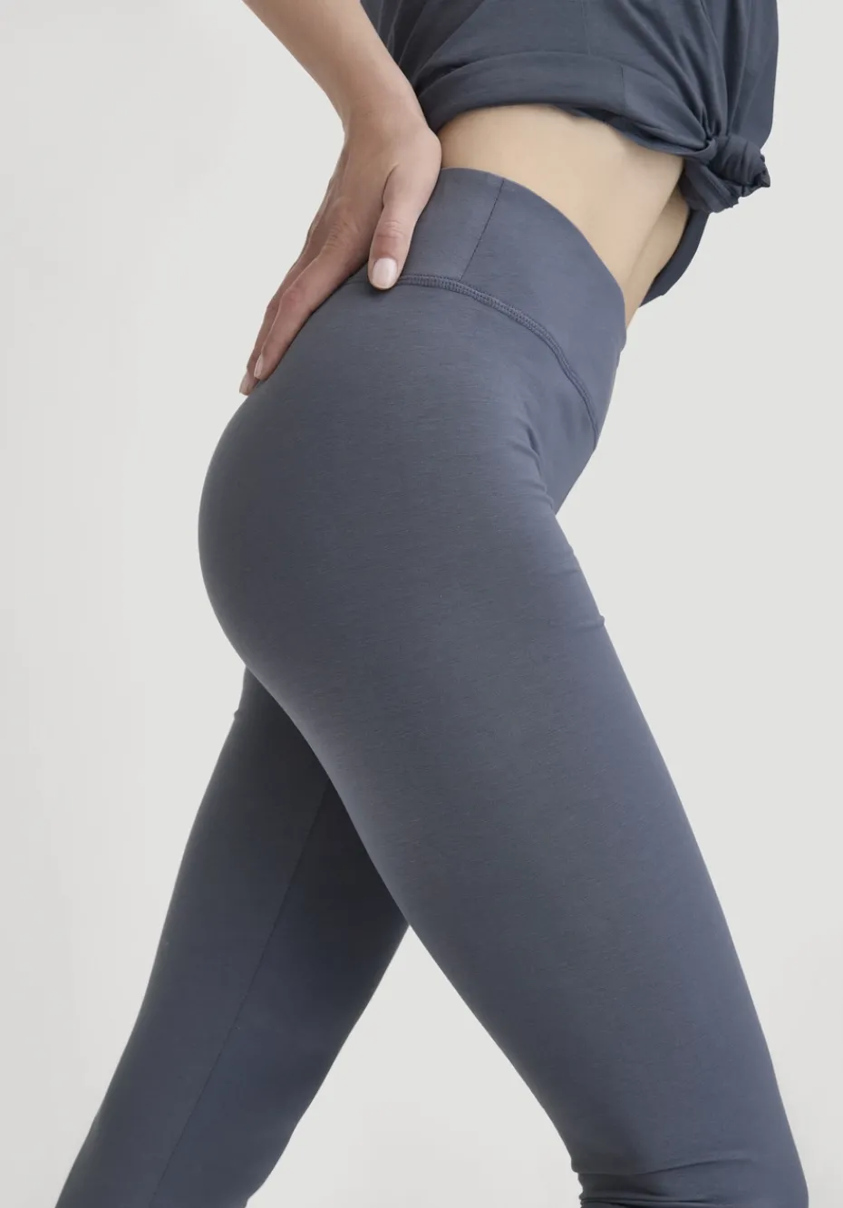 hessnatur Leggings Medium Cut ACTIVE LIGHT aus Bio-Baumwolle von schieferblau