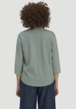 hessnatur Light Slub Longsleeve Relaxed aus reiner Bio-Baumwolle von mattgrün