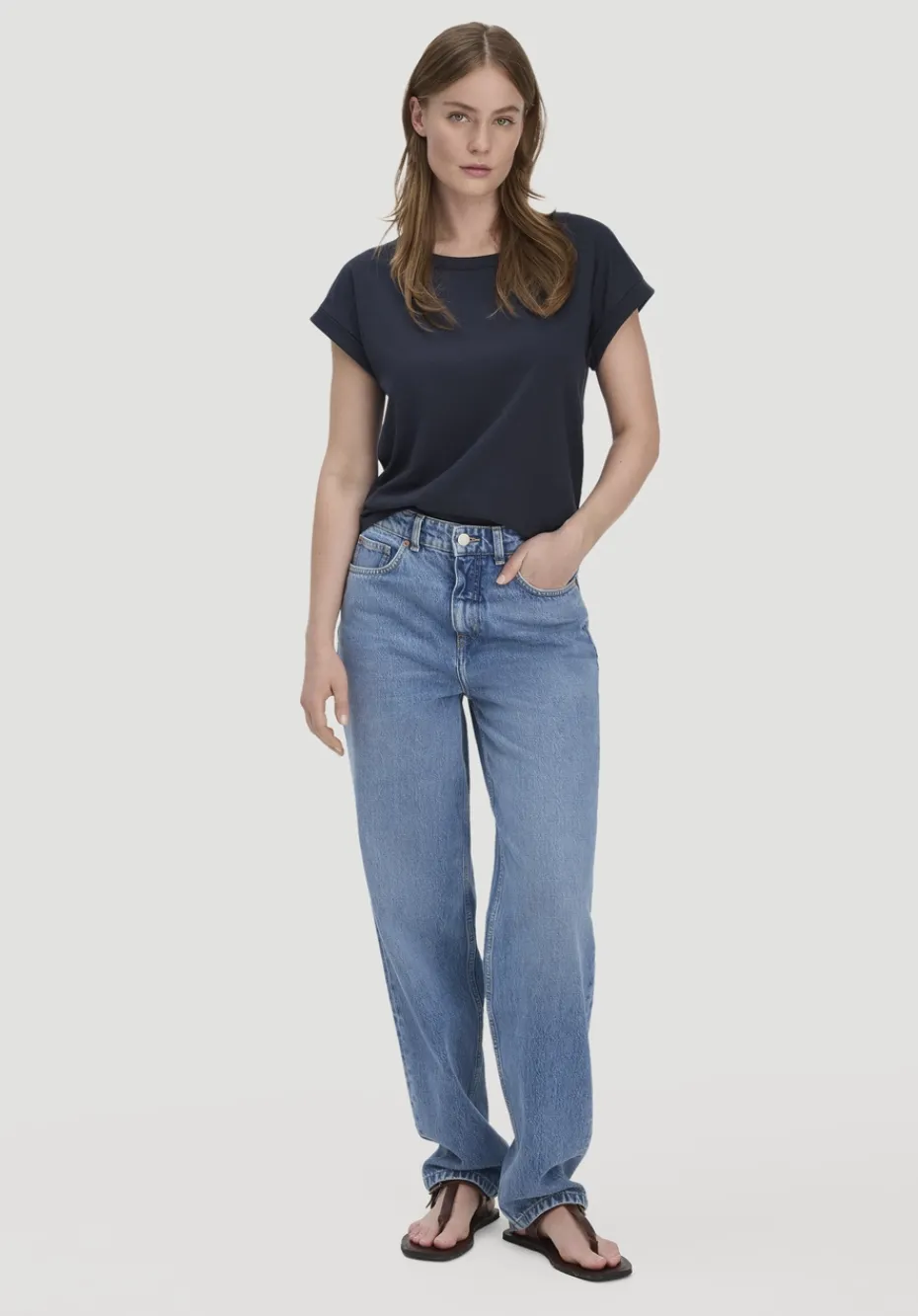 hessnatur Light Slub T-Shirt Relaxed aus reiner Bio-Baumwolle von marine Outlet