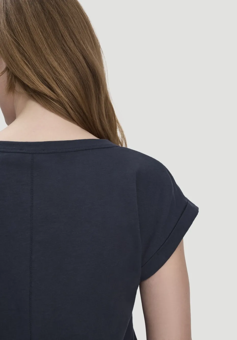 hessnatur Light Slub T-Shirt Relaxed aus reiner Bio-Baumwolle von marine Outlet
