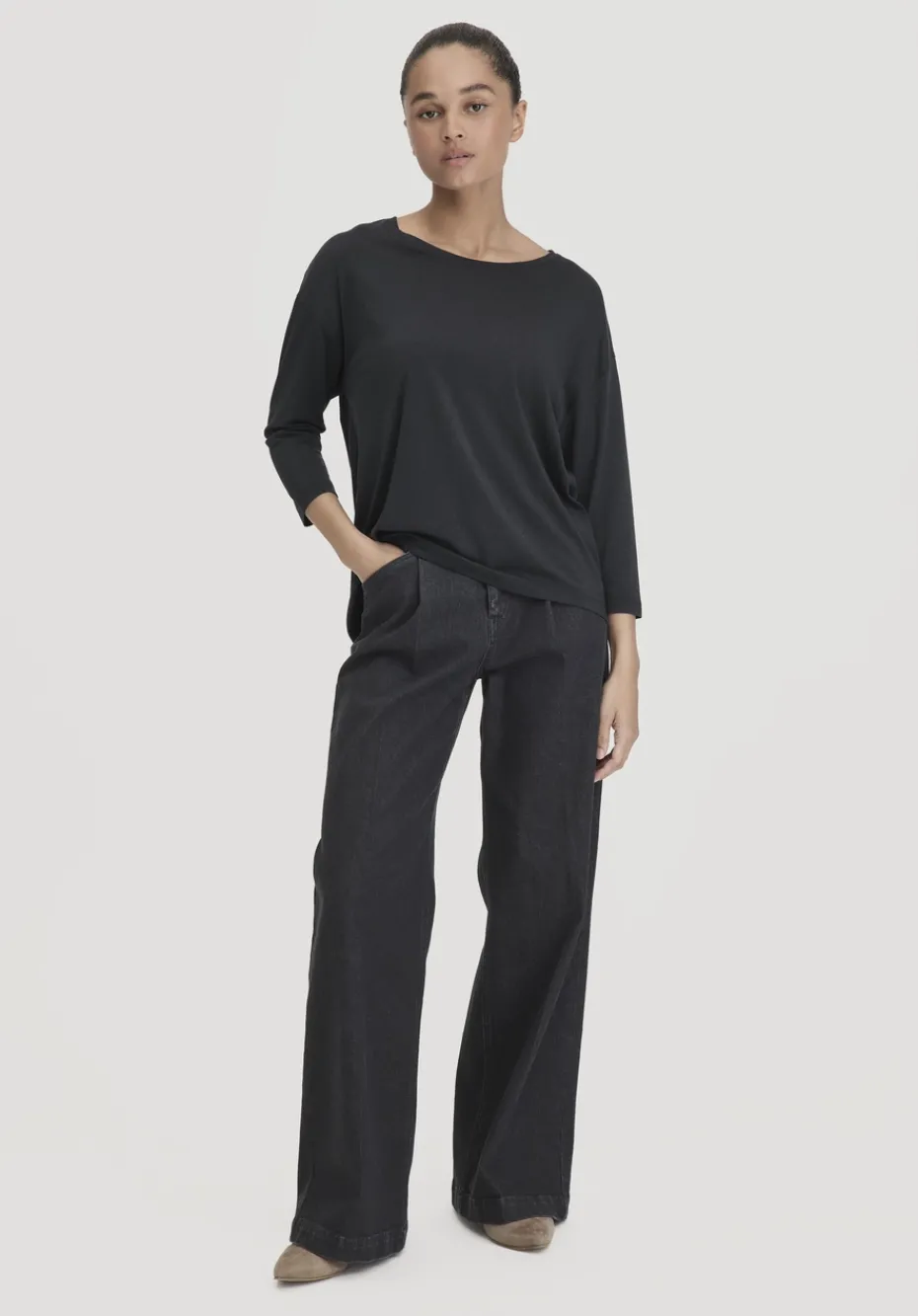 hessnatur Longsleeve Oversize aus TENCEL™ Lyocell mit Bio-Baumwolle von schwarz Hot