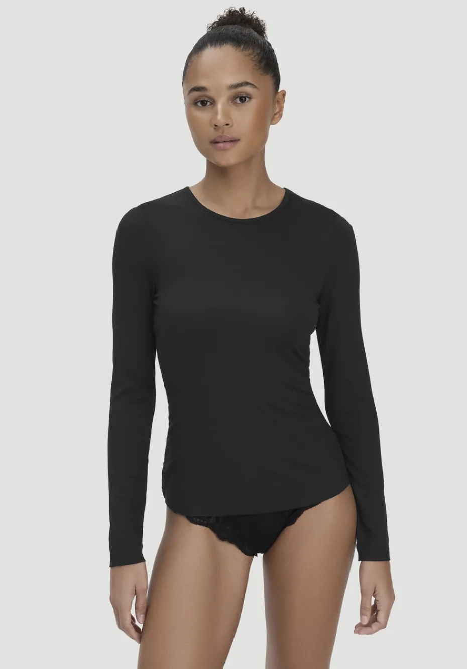 hessnatur Longsleeve PURE FLOW aus TENCEL™ Modal von schwarz Outlet