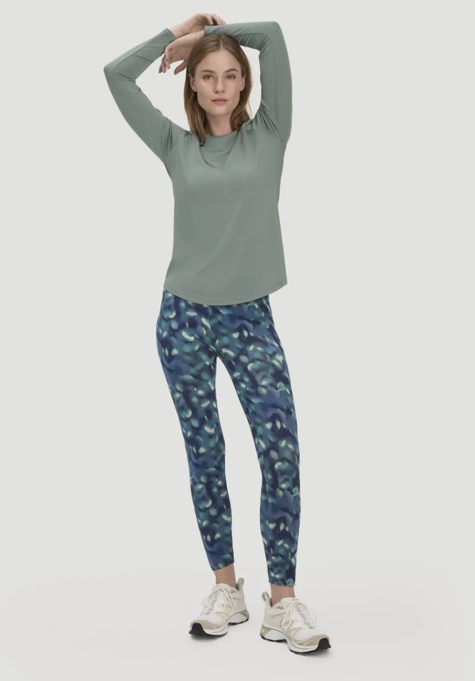 hessnatur Longsleeve Regular ACTIVE COMFORT aus TENCEL™ Lyocell von mattgrün Clearance