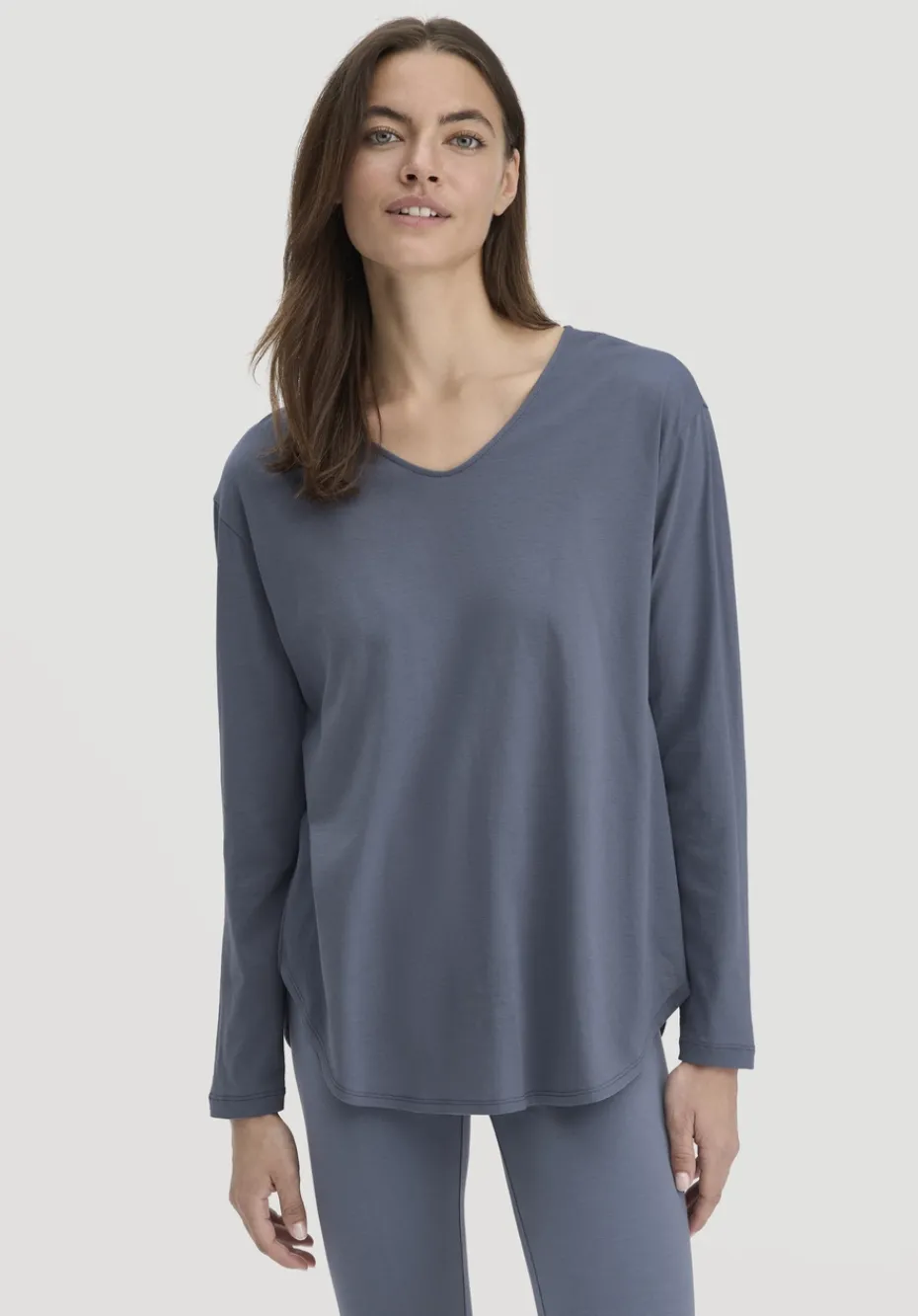hessnatur Longsleeve Relaxed ACTIVE LIGHT aus reiner Bio-Baumwolle von schieferblau Online