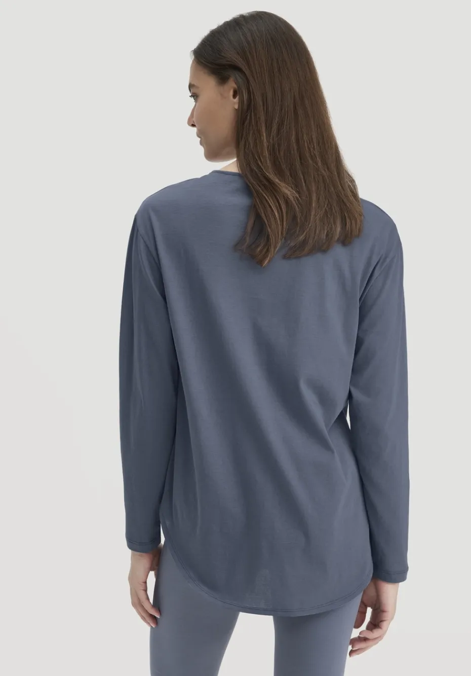 hessnatur Longsleeve Relaxed ACTIVE LIGHT aus reiner Bio-Baumwolle von schieferblau Online