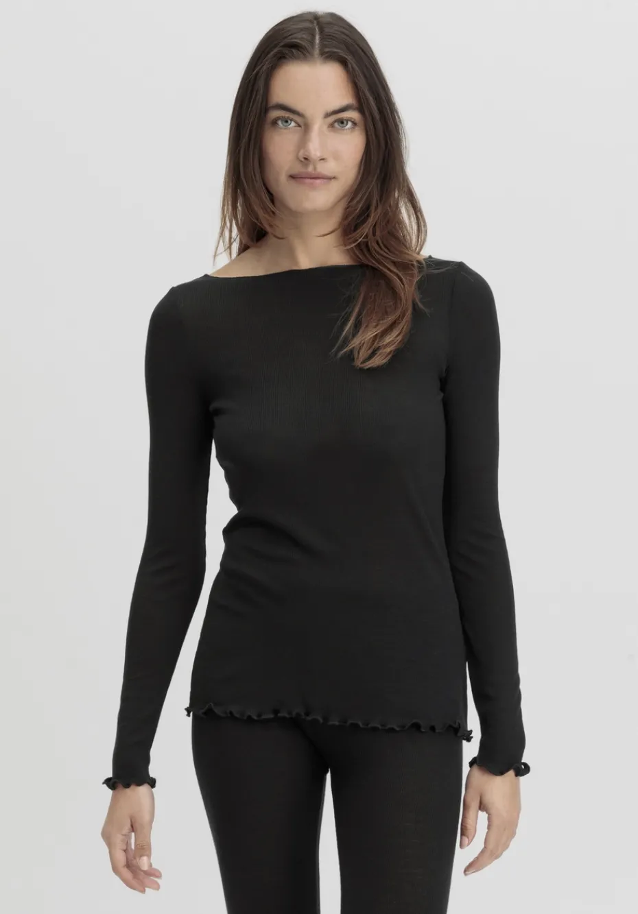hessnatur Longsleeve WARM TOUCH aus Bio-Merinowolle und TENCEL™ Lyocell von schwarz Best
