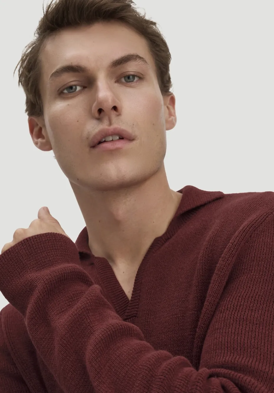 hessnatur Milano Strick Polo Regular aus Leinen mit Bio-Baumwolle und LENZING™ ECOVERO™ Viskose von mahagoni Sale