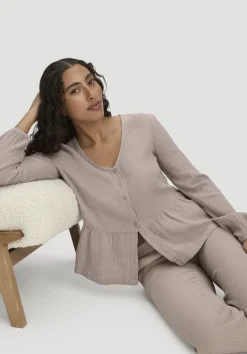 hessnatur Musselin Pyjamabluse PURE COMFORT aus reiner Bio-Baumwolle von mandelbraun Outlet