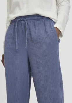 hessnatur Musselin Schlafhose Relaxed PURE COMFORT aus reiner Bio-Baumwolle von indigo blau Sale