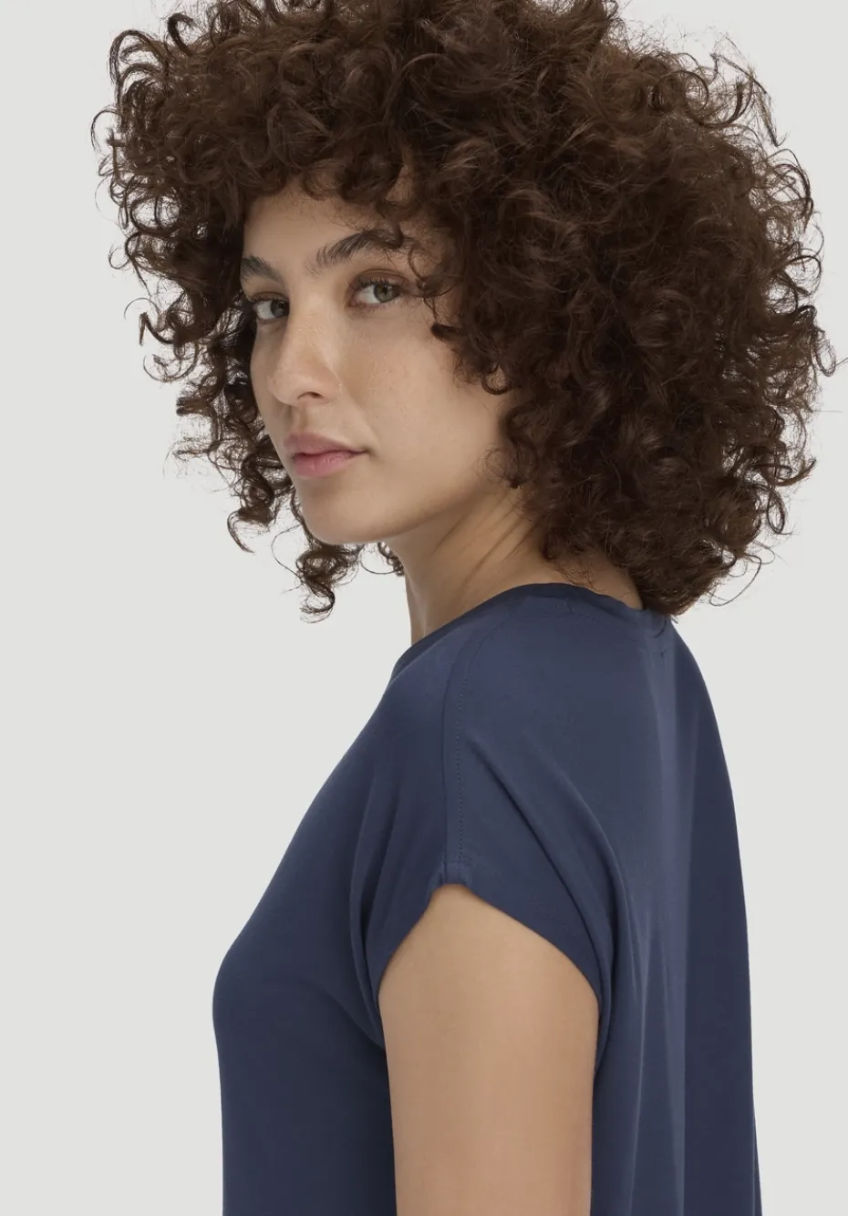 hessnatur Nachthemd Regular PURE FLOW aus TENCEL™ Modal von mitternachtsblau Sale
