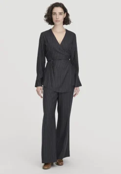 hessnatur Nadelstreifenhose Wide Leg Relaxed aus reiner LENZING™ ECOVERO™ Viskose von marine Hot