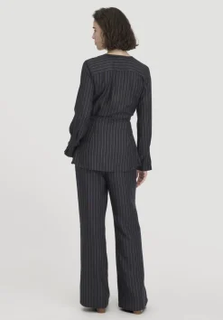 hessnatur Nadelstreifenhose Wide Leg Relaxed aus reiner LENZING™ ECOVERO™ Viskose von marine Hot