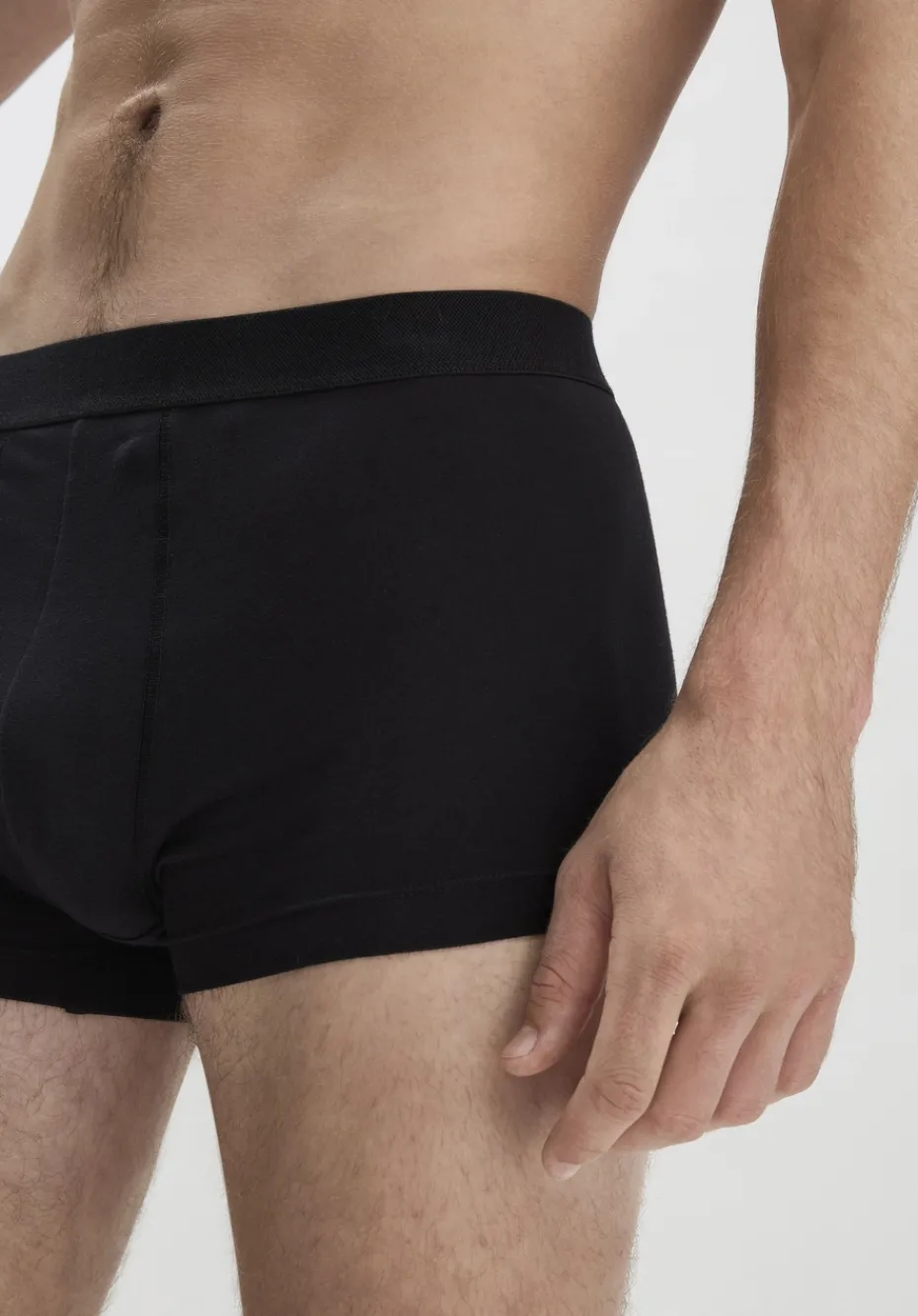 hessnatur Pants Regular Cut COTTON MIX aus Bio-Baumwolle von schwarz Hot