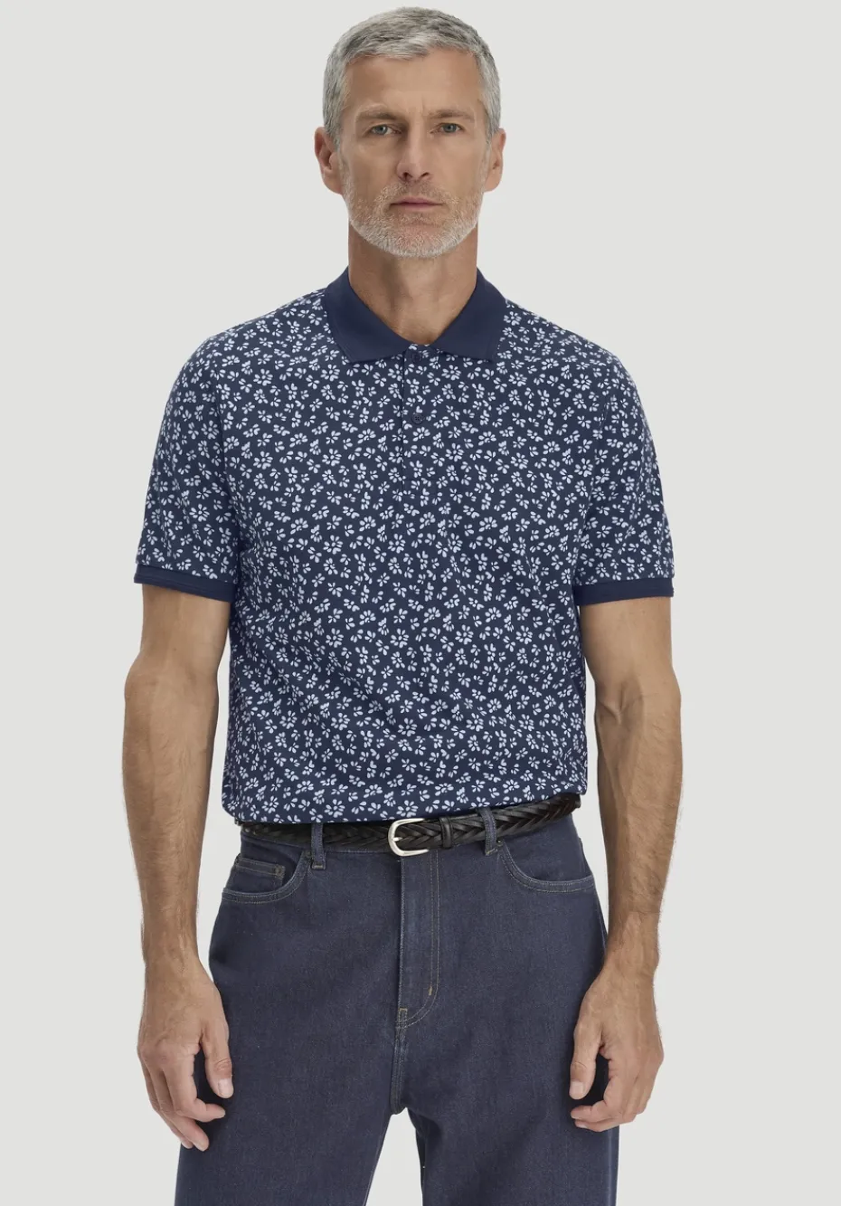 hessnatur Print Piqué Polo Relaxed aus reiner Bio-Baumwolle von nachtblau New