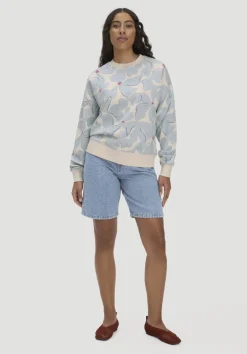 hessnatur Print Sweatshirt Oversize BETTER RECYCLING aus reiner Bio-Baumwolle von perlblau Hot