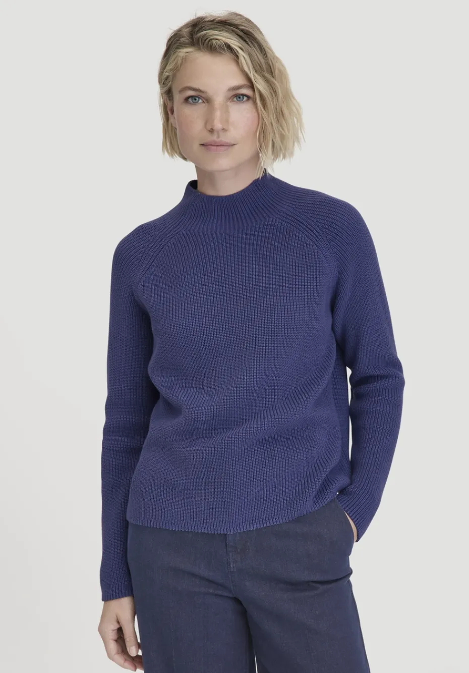 hessnatur Pullover Relaxed aus reiner Bio-Baumwolle von irisblau
