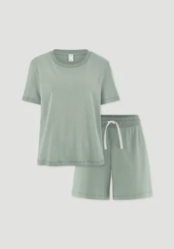 hessnatur Pyjama PURE NATURE aus reiner Bio-Baumwolle von mattgrün New