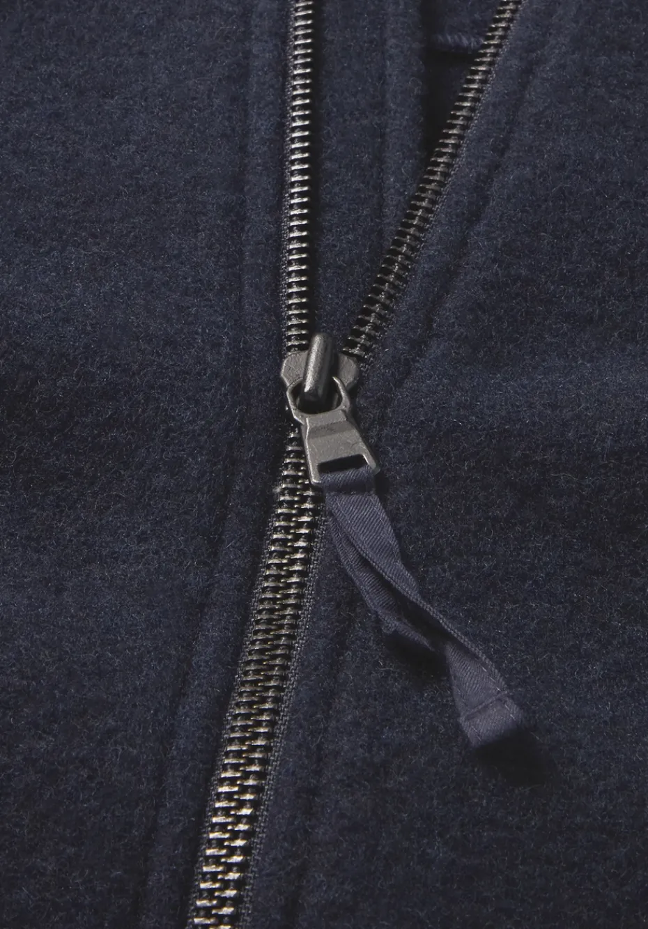 hessnatur Rhön Blouson Jacke Regular aus regionaler Schurwolle von marine Hot