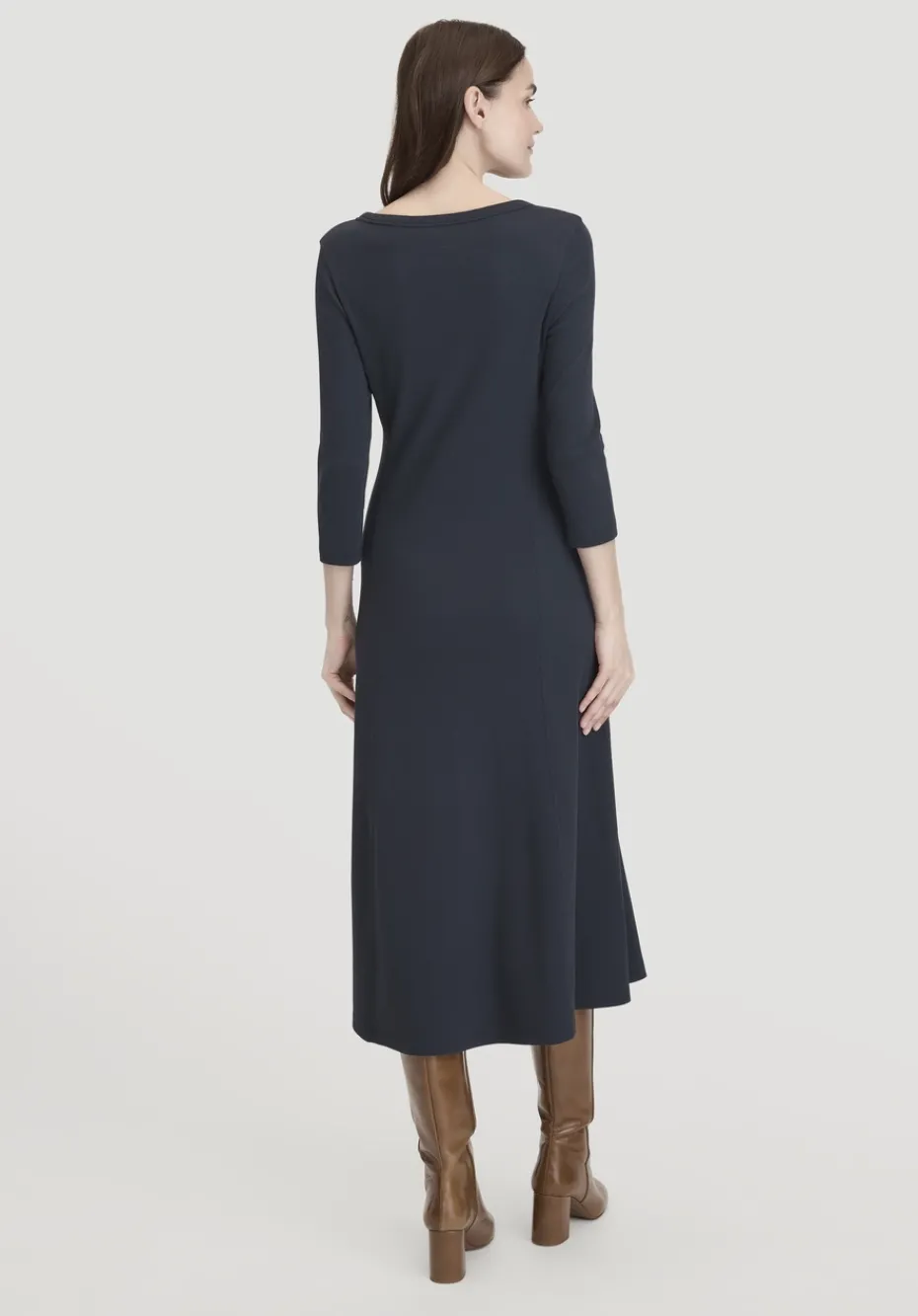 hessnatur Rib Kleid Midi Slim aus Bio-Baumwolle von marine Online