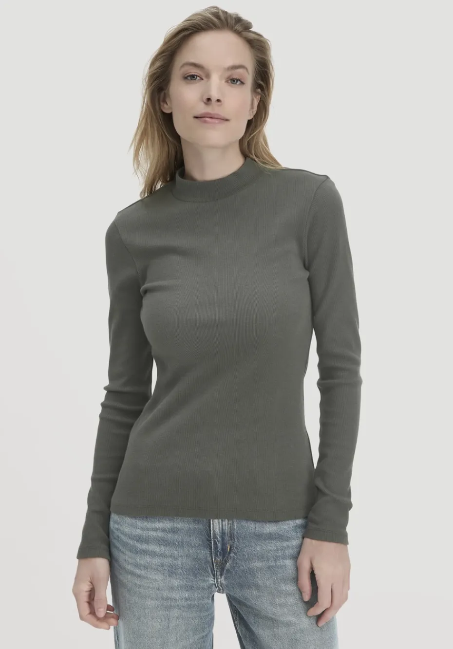 hessnatur Rib Longsleeve Slim aus Bio-Baumwolle von tannengrün Hot