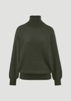 hessnatur Rollkragen Pullover Relaxed BETTER RECYCLING aus reinem Cashmere von tannengrün Hot