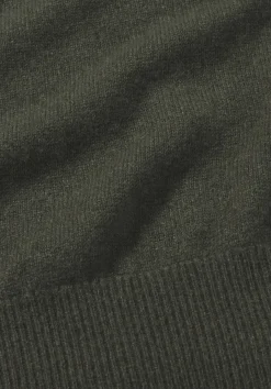 hessnatur Rollkragen Pullover Relaxed BETTER RECYCLING aus reinem Cashmere von tannengrün Hot