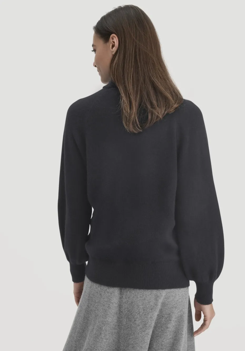 hessnatur Rollkragen Pullover Relaxed BETTER RECYCLING aus reinem Cashmere von schwarz Outlet