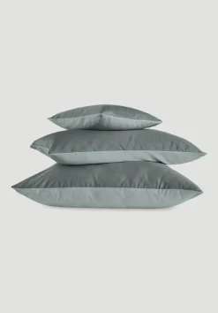 hessnatur Satin Wende-Kissenbezug aus reiner Bio-Baumwolle von tiefseegrün Sale