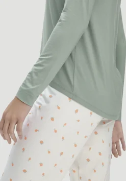 hessnatur Schlaf Longsleeve PURE FLOW aus TENCEL™ Modal von mattgrün Hot