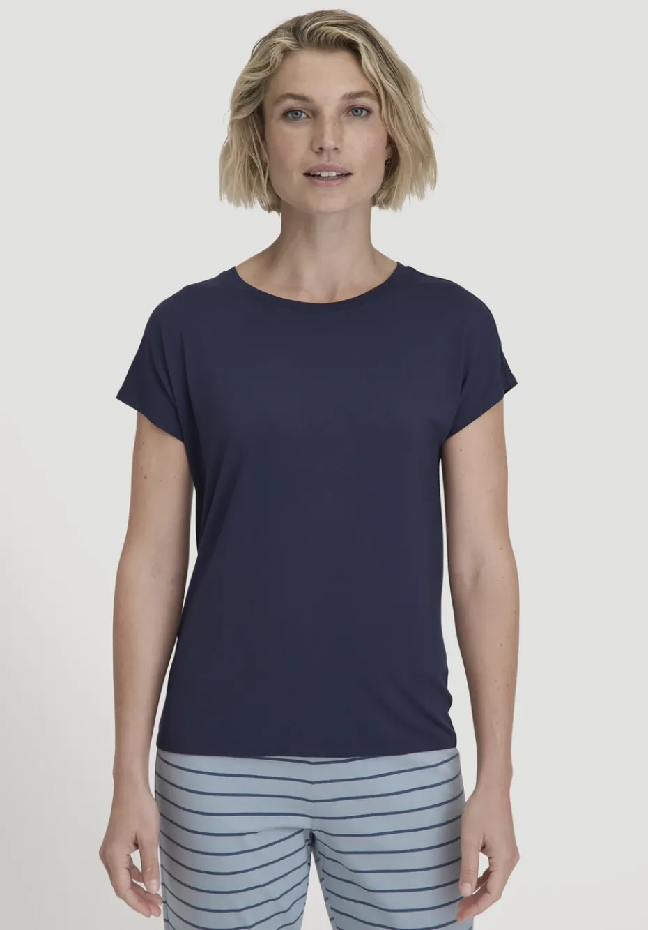 hessnatur Schlaf T-Shirt PURE FLOW aus TENCEL™ Modal von dunkelblau Clearance