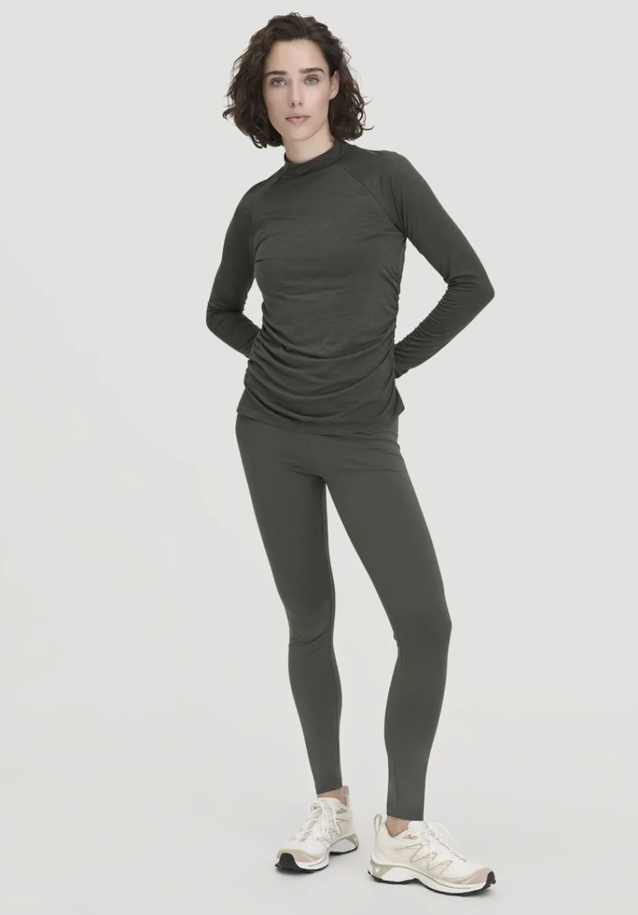 hessnatur Shirt Langarm Slim ACTIVE FUNCTIONAL aus Bio-Merinowolle und TENCEL™ Lyocell von tannengrün Sale