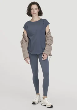 hessnatur Shirt Relaxed ACTIVE LIGHT aus reiner Bio-Baumwolle von schieferblau New