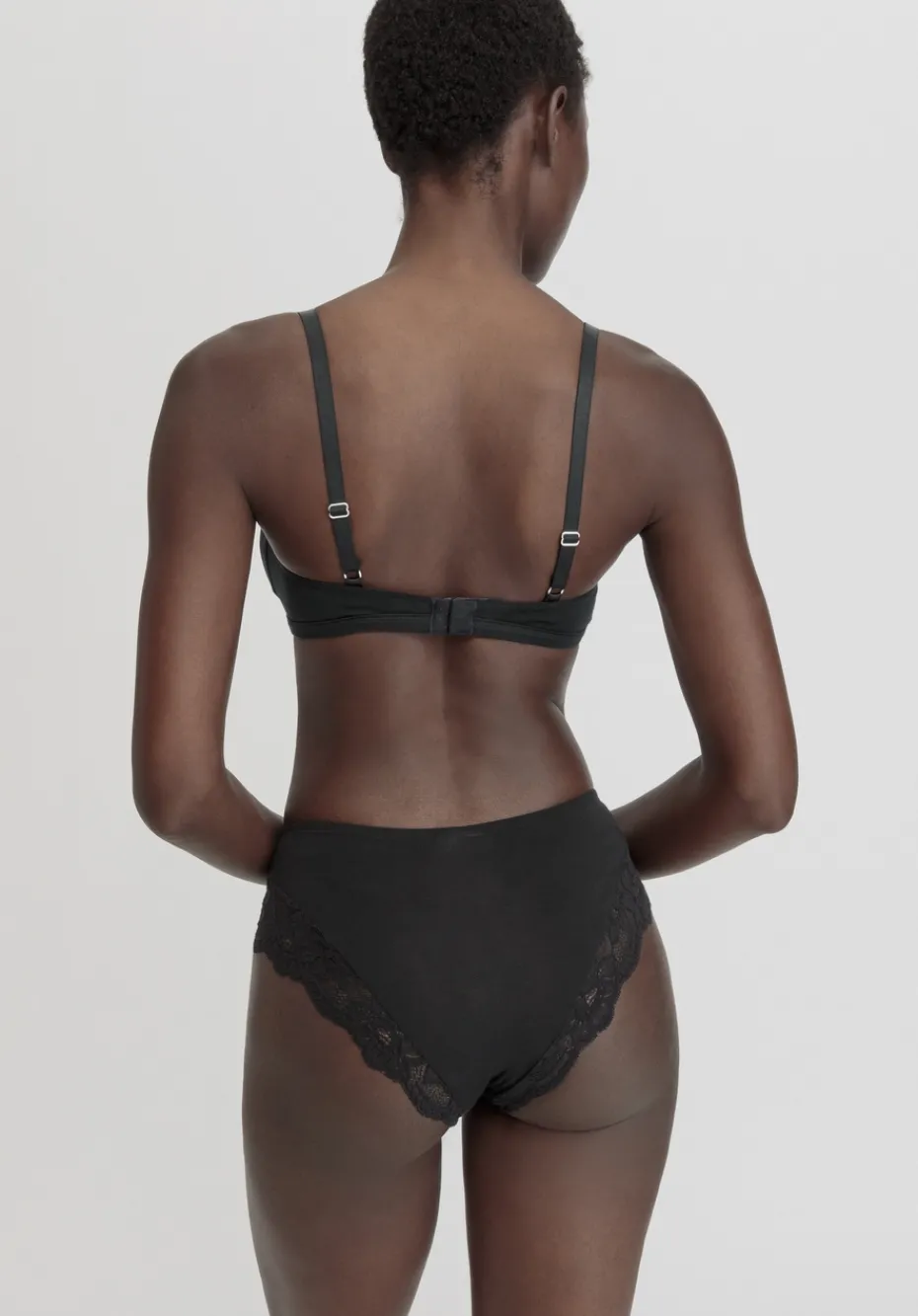 hessnatur Soft BH PURE SENSE LACE aus TENCEL™ Modal von schwarz Clearance