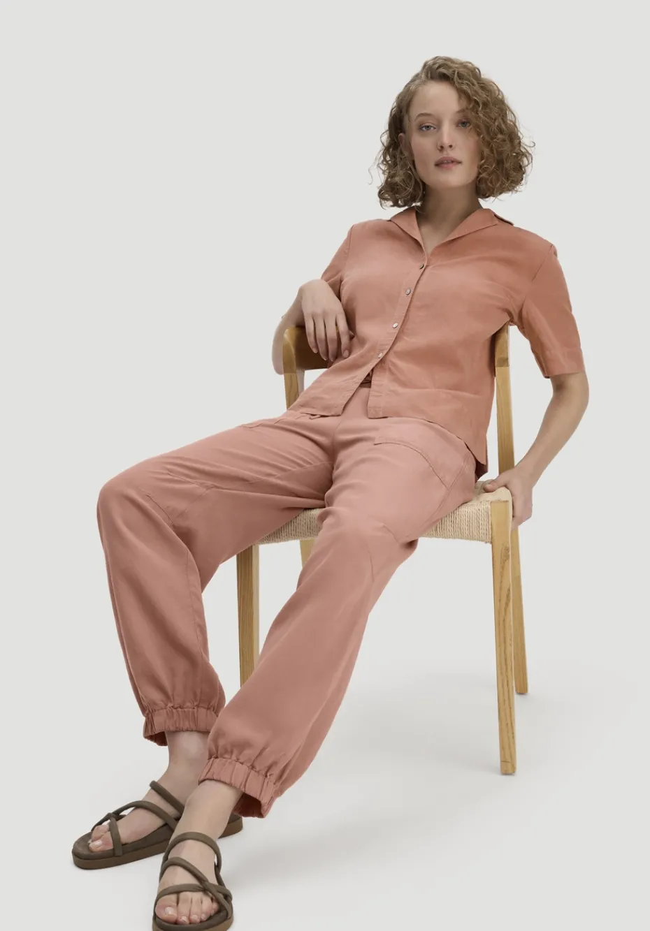 hessnatur Soft Utility Hose aus TENCEL™ Lyocell mit Leinen von rosé New