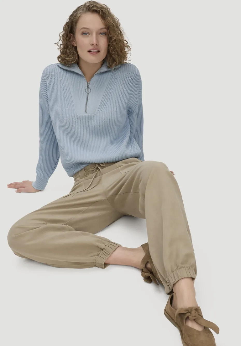 hessnatur Soft Utility Hose aus TENCEL™ Lyocell mit Leinen von sand