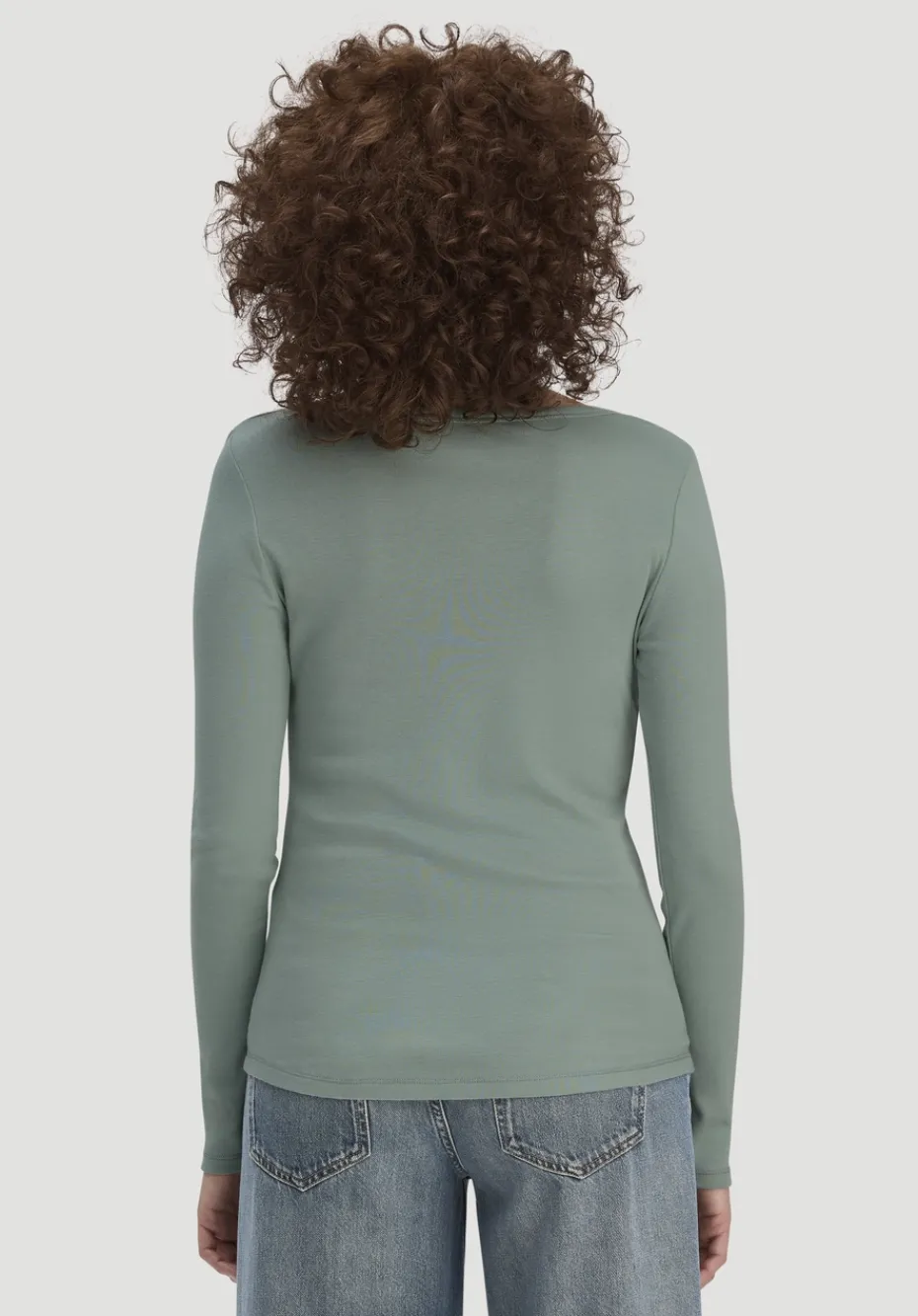 hessnatur Softrib Longsleeve Fitted aus Bio-Baumwolle und TENCEL™ Modal von mattgrün Outlet