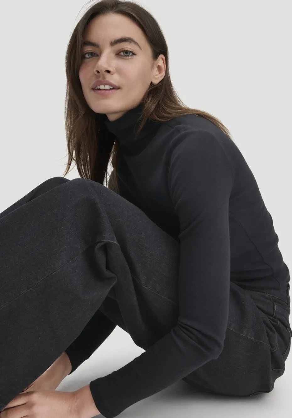 hessnatur Softrib Longsleeve Fitted aus Bio-Baumwolle und TENCEL™ Modal von schwarz Sale
