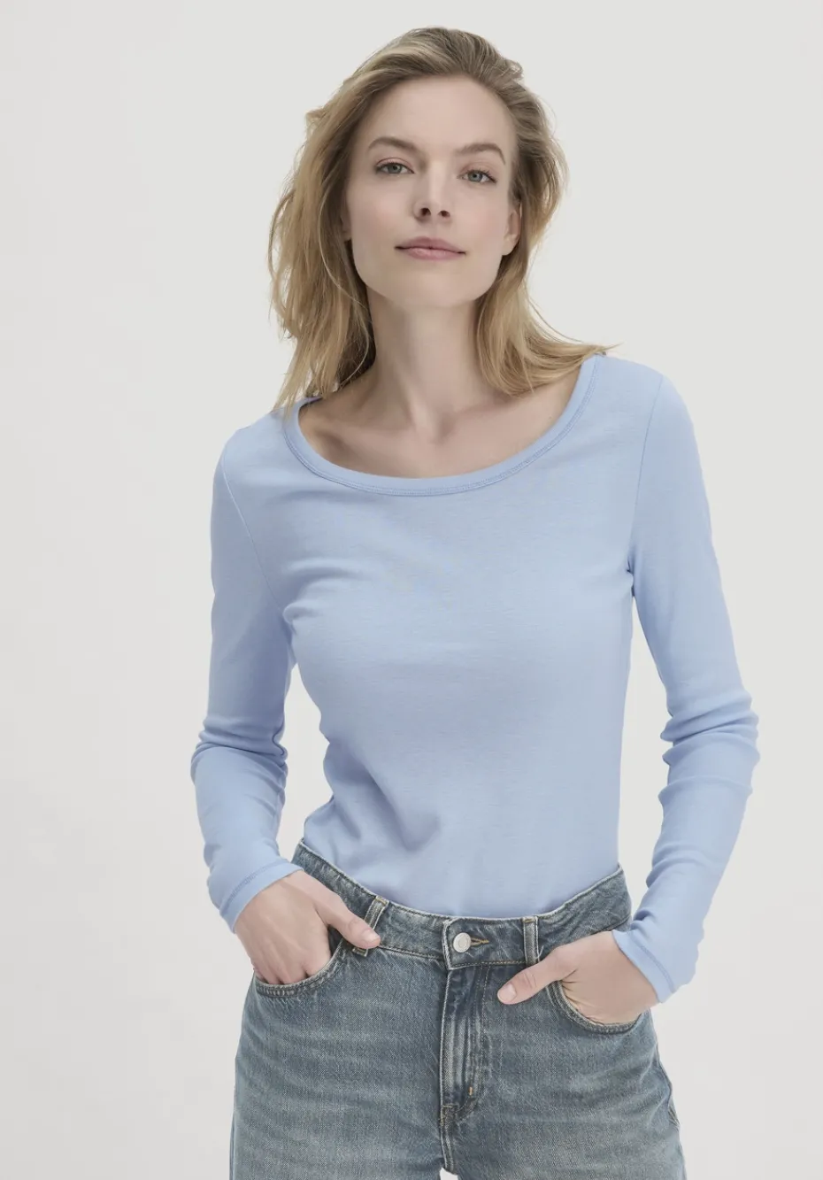 hessnatur Softrib Longsleeve Fitted aus Bio-Baumwolle und TENCEL™ Modal von himmelblau Discount