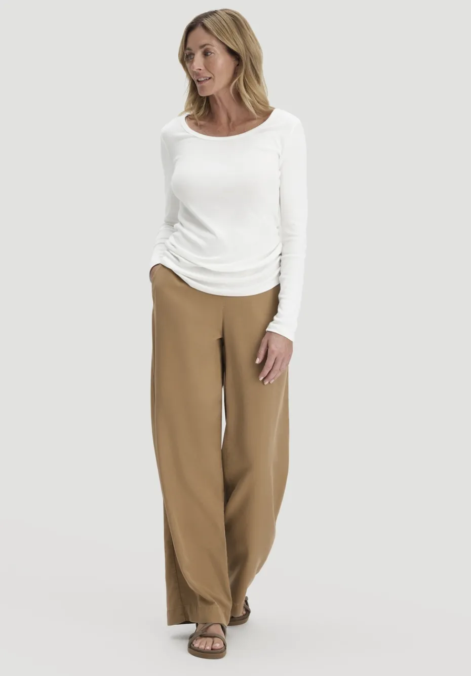hessnatur Softrib Longsleeve Fitted aus Bio-Baumwolle und TENCEL™ Modal von naturweiss Hot