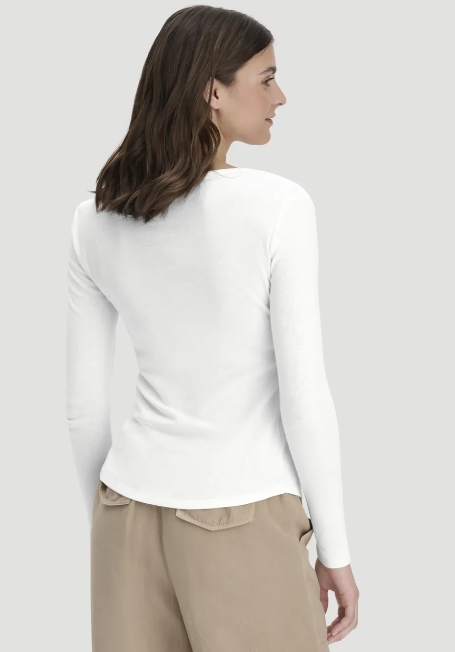 hessnatur Softrib Longsleeve Henley Fitted aus Bio-Baumwolle und Tencel™ Modal von naturweiss Clearance