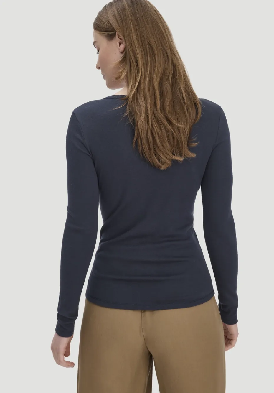 hessnatur Softrib Longsleeve Henley Fitted aus Bio-Baumwolle und Tencel™ Modal von marine Best