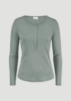 hessnatur Softrib Longsleeve Henley Fitted aus Bio-Baumwolle und Tencel™ Modal von mattgrün Clearance