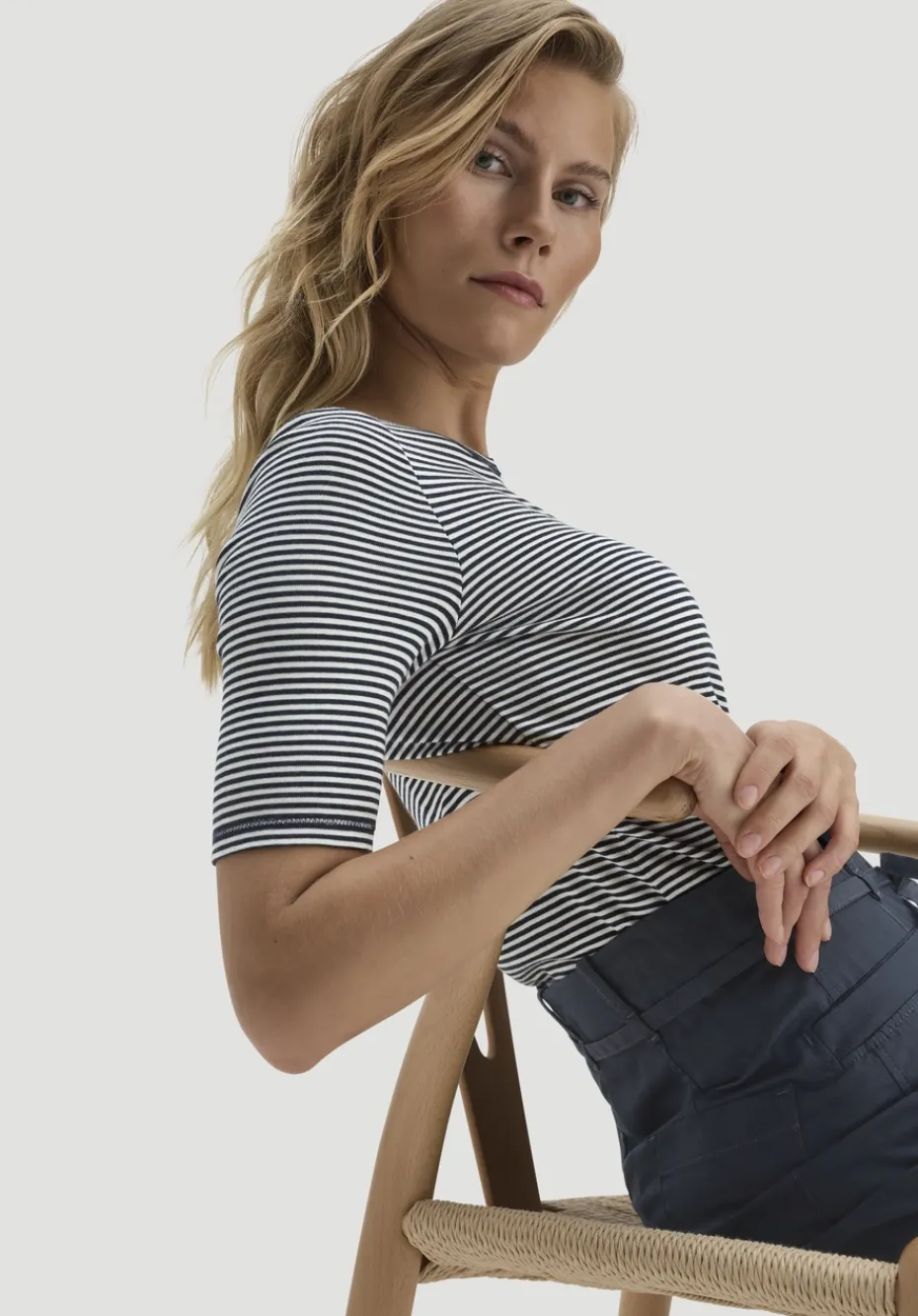 hessnatur Softrib Streifen T-Shirt Fitted aus Bio-Baumwolle und TENCEL™ Modal von marine New