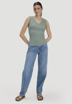 hessnatur Softrib Top Fitted aus Bio-Baumwolle und TENCEL™ Modal von mattgrün New