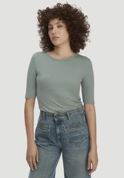 hessnatur Softrib T-Shirt Fitted aus Bio-Baumwolle und TENCEL™ Modal von mattgrün Online