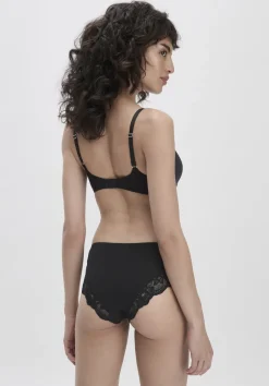 hessnatur Spacer BH bügellos PURE SENSE aus TENCEL™ Modal von schwarz